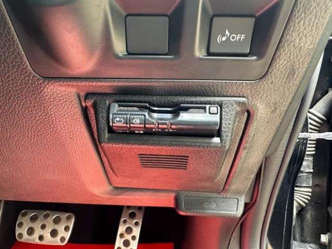 インプレッサXVハイブリッド 2.0i-L 4WD　黒革シート/ETC/社外ナビ/地デジ/Bカメラ 2000