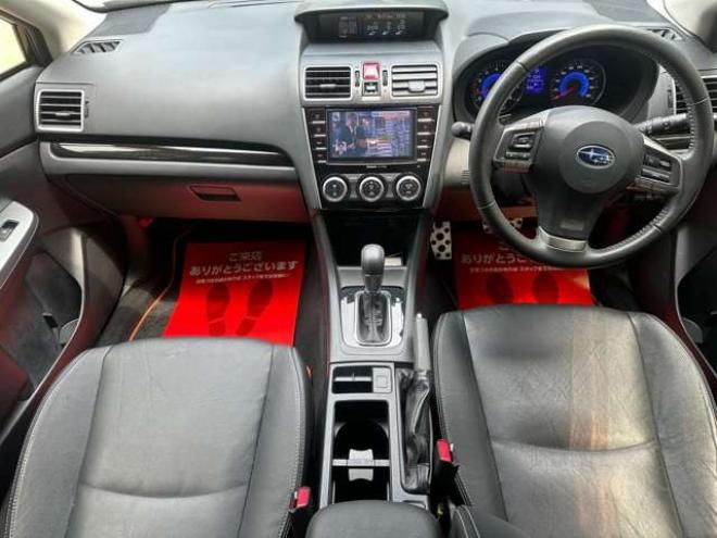 インプレッサXVハイブリッド 2.0i-L 4WD　黒革シート/ETC/社外ナビ/地デジ/Bカメラ 2000