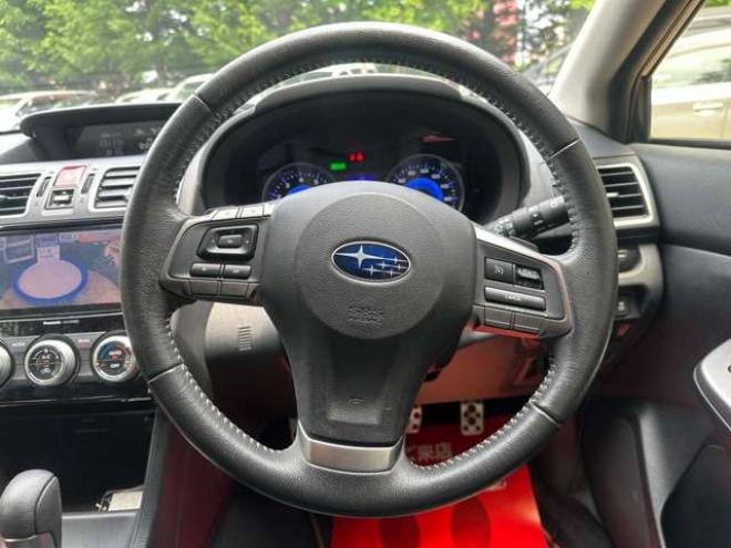 インプレッサXVハイブリッド 2.0i-L 4WD　黒革シート/ETC/社外ナビ/地デジ/Bカメラ 2000
