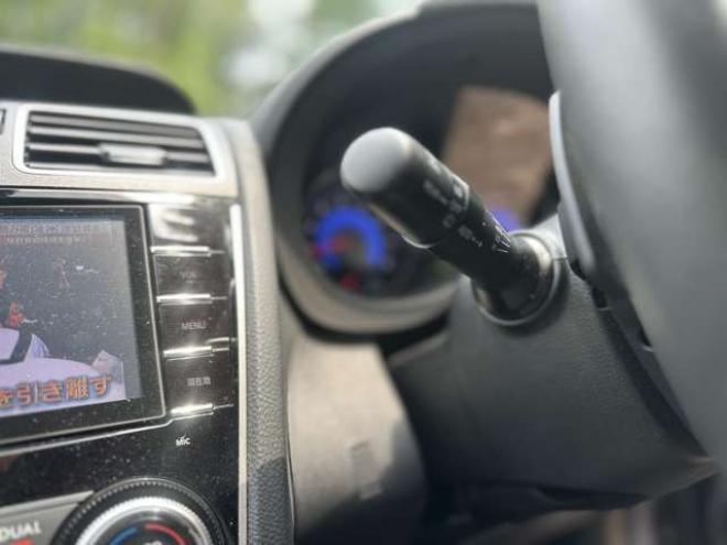 インプレッサXVハイブリッド 2.0i-L 4WD　黒革シート/ETC/社外ナビ/地デジ/Bカメラ 2000