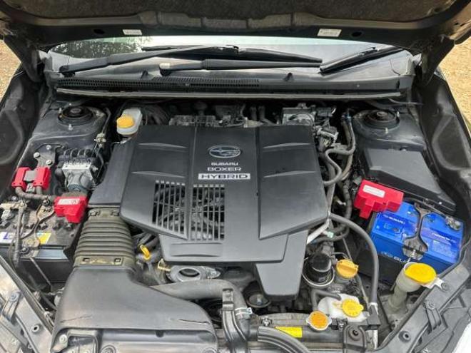 インプレッサXVハイブリッド 2.0i-L 4WD　黒革シート/ETC/社外ナビ/地デジ/Bカメラ 2000