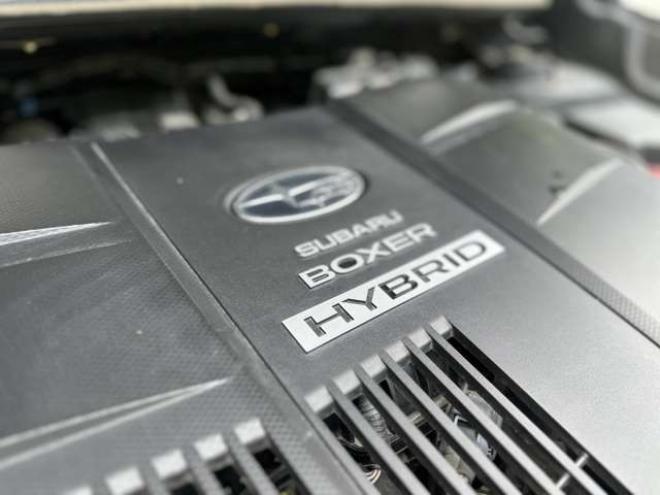 インプレッサXVハイブリッド 2.0i-L 4WD　黒革シート/ETC/社外ナビ/地デジ/Bカメラ 2000