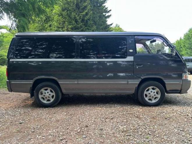 キャラバン2.7 ロイヤル ディーゼルターボ 4WD　Wサンルーフ/ETC/電動シート/純正アルミ 2700