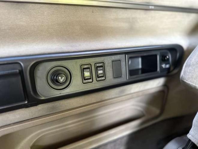 キャラバン2.7 ロイヤル ディーゼルターボ 4WD　Wサンルーフ/ETC/電動シート/純正アルミ 2700