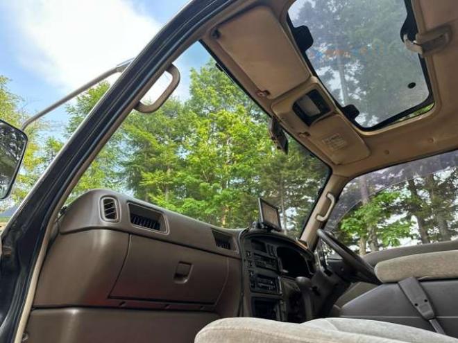 キャラバン2.7 ロイヤル ディーゼルターボ 4WD　Wサンルーフ/ETC/電動シート/純正アルミ 2700
