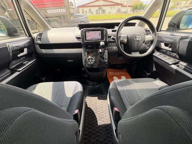 ノアNOAH 4WD SI 寒冷地仕様車　両パワースライドドア　エンジンスターター　Bluetoothフルセグナビ　バックカメラ　ビルトインETC　POUSHスタート　全磨き済　autoライト 4WD 2000 5Dr