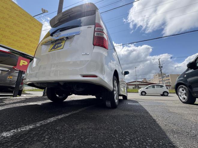 ノアNOAH 4WD SI 寒冷地仕様車　両パワースライドドア　エンジンスターター　Bluetoothフルセグナビ　バックカメラ　ビルトインETC　POUSHスタート　全磨き済　autoライト 4WD 2000 5Dr