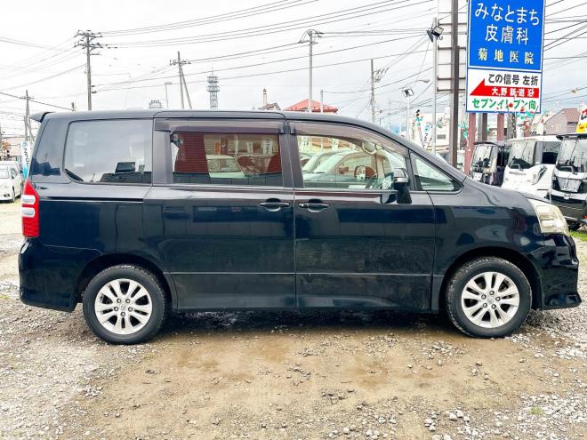 ノア2.0Si 4WD　ローンが不安な方＜優遇ローン＞本州仕入　ナビ　後席モニター　両Pスラ 4WD 2000 5Dr