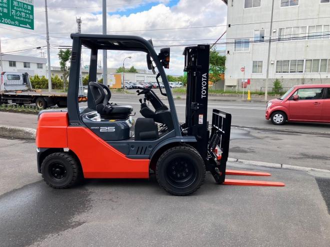 フォークリフトトヨタ　中古　8FD25