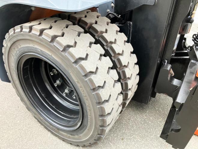 フォークリフトトヨタ　中古　8FD25