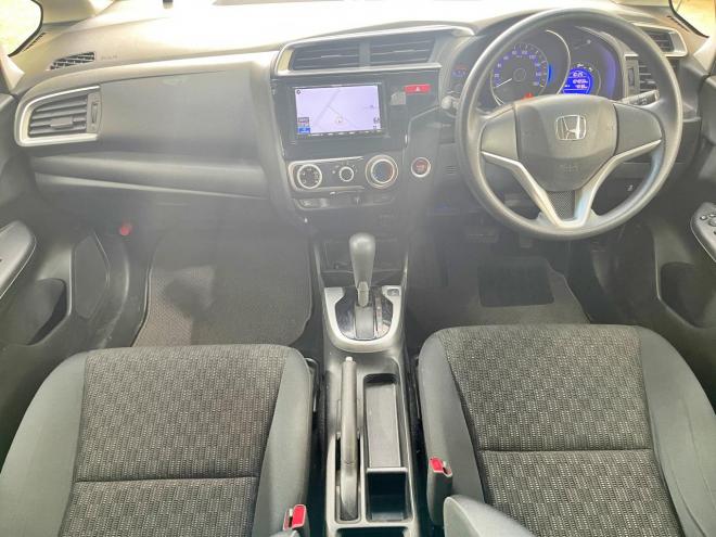 フィット13G Fパッケージ 4WD 5年保証 スマキー ETC ナビ 寒冷地仕様 禁煙 修復歴無