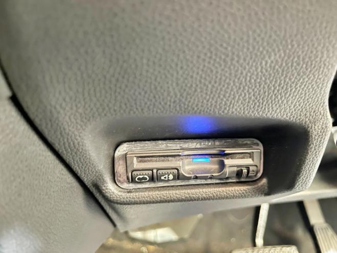 フィット13G Fパッケージ 4WD 5年保証 スマキー ETC ナビ 寒冷地仕様 禁煙 修復歴無