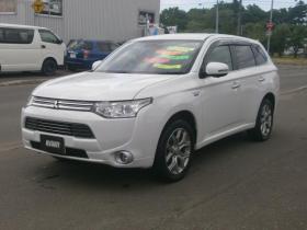 アウトランダーPHEV　Gナビパtケージ４WD 2000 5Dr