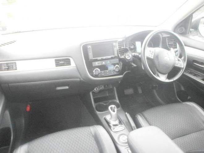 アウトランダーPHEVGナビパtケージ４WD 2000 5Dr