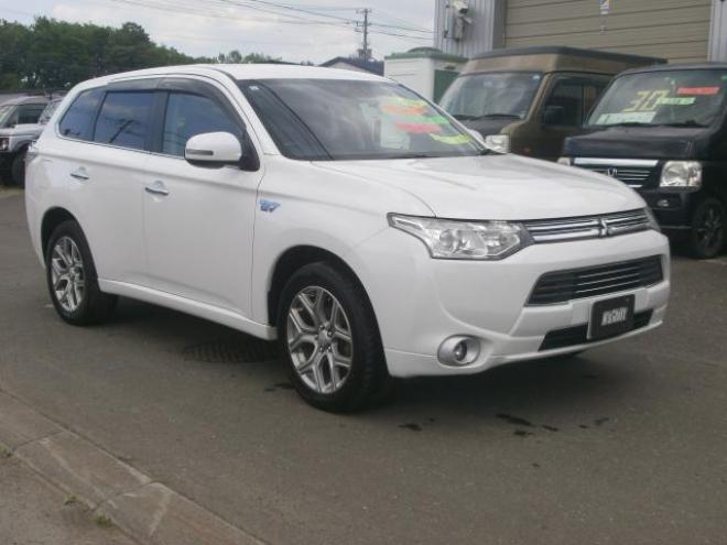 アウトランダーPHEVGナビパtケージ４WD 2000 5Dr