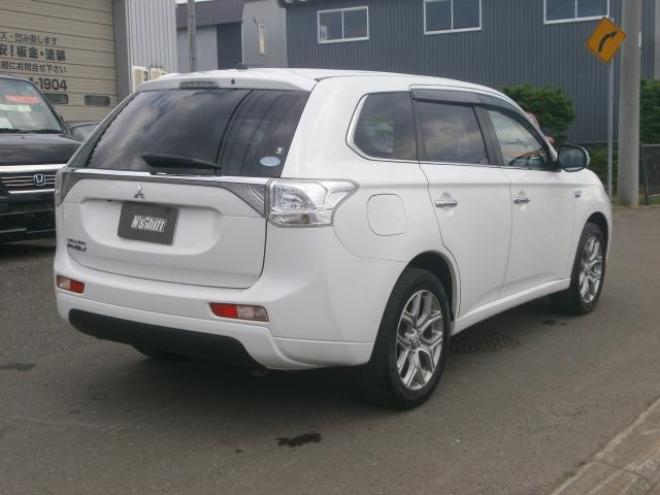 アウトランダーPHEVGナビパtケージ４WD 2000 5Dr