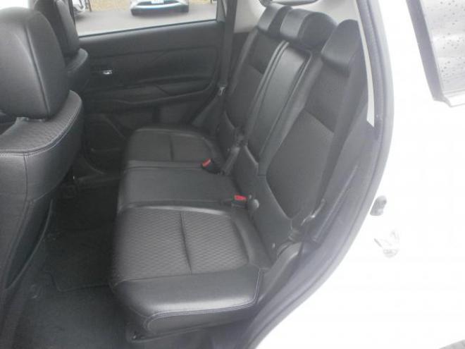 アウトランダーPHEVGナビパtケージ４WD 2000 5Dr
