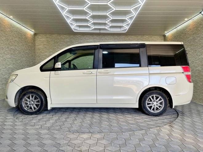 ステップワゴン2.0L 4WD 5年保証 両側パワスラ ナビTV ETC 夏冬タイヤ 寒冷地仕様 禁煙 車検整備2年付