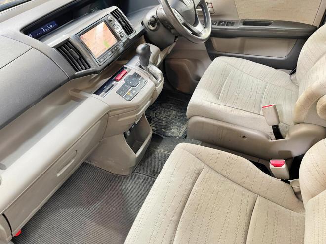 ステップワゴン2.0L 4WD 5年保証 両側パワスラ ナビTV ETC 夏冬タイヤ 寒冷地仕様 禁煙 車検整備2年付