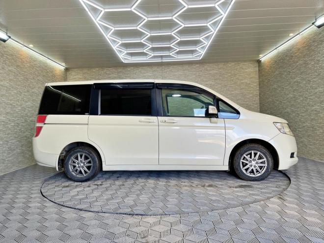 ステップワゴン2.0L 4WD 5年保証 両側パワスラ ナビTV ETC 夏冬タイヤ 寒冷地仕様 禁煙 車検整備2年付