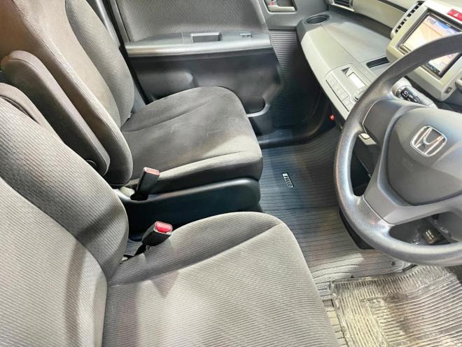 フリード1.5Gジャストセレクション 4WD 5年保証 スマキー パワスラ ナビTV Bカメ 寒冷地仕様 禁煙 車検整備2年付