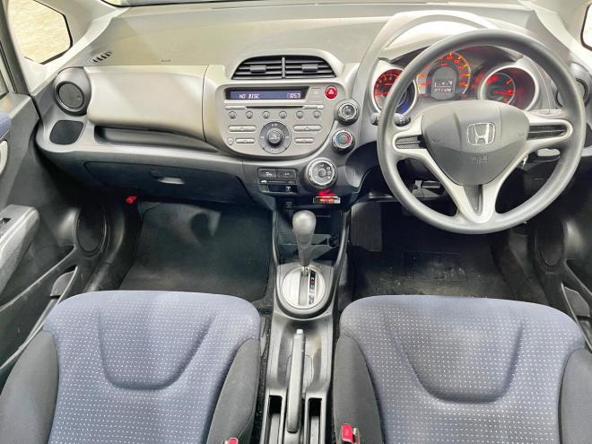 フィット1.3G 4WD 5年保証 夏冬タイヤ 寒冷地仕様 禁煙 車検整備2年付 修復歴無