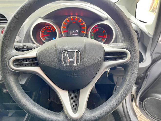 フィット1.3G 4WD 5年保証 夏冬タイヤ 寒冷地仕様 禁煙 車検整備2年付 修復歴無