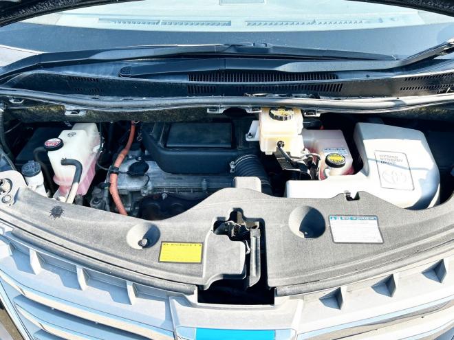 アルファードハイブリッドハイブリッド2.4SR Cパッケージ 4WD　ローンが不安な方＜優遇ローン＞　本州仕入　サンルーフ　ナビ　PWバックドア