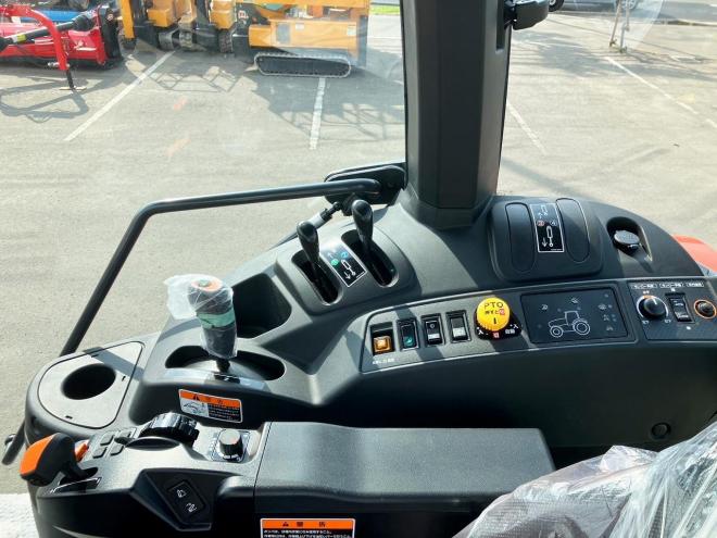 トラクタークボタ　中古　MR1000