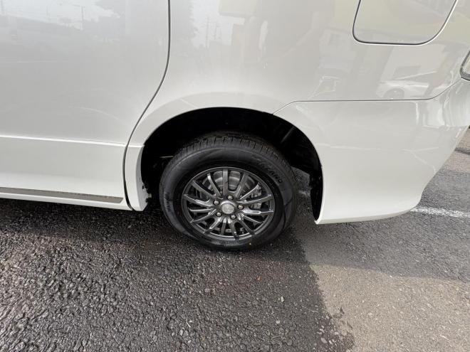 ヴォクシーVOXY 4WD ZS煌Ⅱ 8人乗　寒冷地仕様車　両パワースライドドア　エンジンスターター　Bluetoothフルセグナビ　バックカメラ　POUSHスタート　全磨き済　autoライト 4WD 2000 5Dr