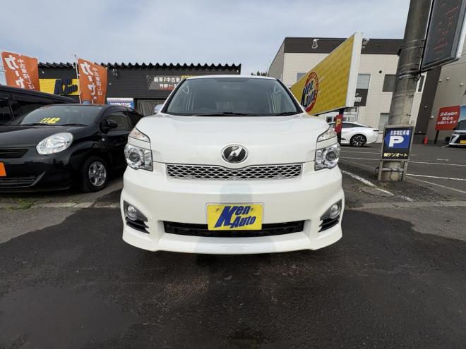 ヴォクシーVOXY 4WD ZS煌Ⅱ 8人乗　寒冷地仕様車　両パワースライドドア　エンジンスターター　Bluetoothフルセグナビ　バックカメラ　POUSHスタート　全磨き済　autoライト 4WD 2000 5Dr