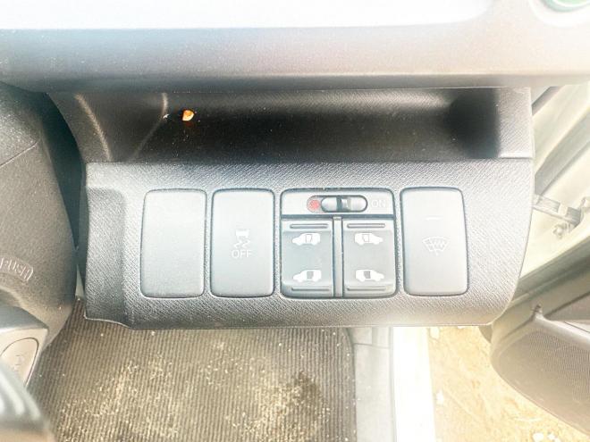 ステップワゴン2.0スパーダZ 4WD　ローンが不安な方＜優遇ローン＞1年保証　本州仕入　両側Pスラ　純正ナビ 
