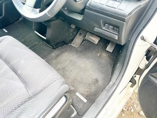 ステップワゴン2.0スパーダZ 4WD　ローンが不安な方＜優遇ローン＞1年保証　本州仕入　両側Pスラ　純正ナビ 