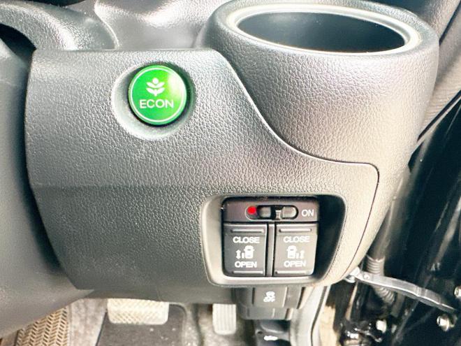 N-BOX660カスタムGターボパッケージ 4WD　ローンが不安な方＜優遇ローン＞1年保証　本州仕入　両側Pスラ　純正ナビ