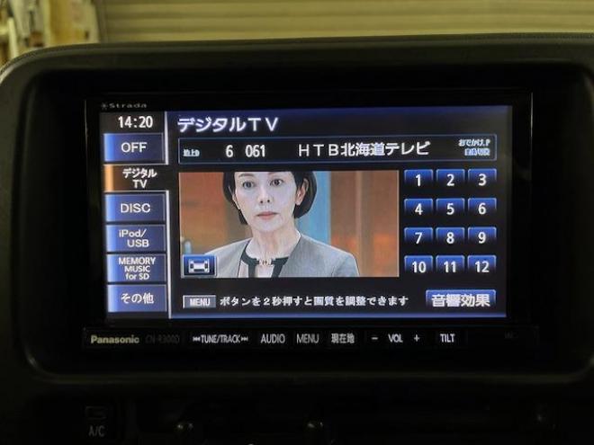 ハイゼットカーゴ　デラックス　本州仕入　ワンオーナー　２人定員　夏冬タイヤ付　ストラーダナビ（フルセグ地デジ　ＤＶＤ再生　ハンズフリー）　キーレス　タイミングチェーン車　ヘッドライトレベライザー　４ＷＤ切替　ＥＴＣ 4WD 660 5Dr