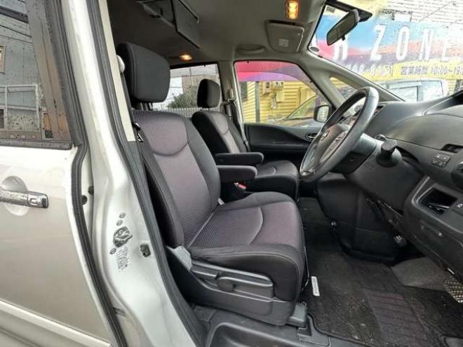 セレナ2.0 ハイウェイスター Vセレクション 4WD　ALPINEフリップダウンモニター　ETC 2000