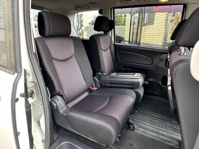 セレナ2.0 ハイウェイスター Vセレクション 4WD　ALPINEフリップダウンモニター　ETC 2000