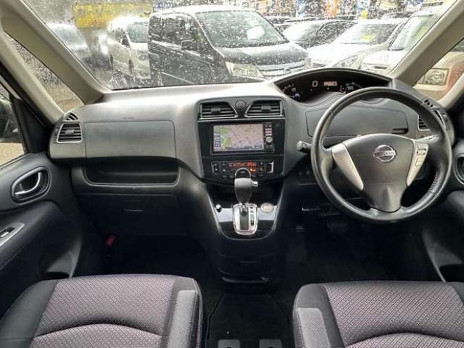 セレナ2.0 ハイウェイスター Vセレクション 4WD　ALPINEフリップダウンモニター　ETC 2000
