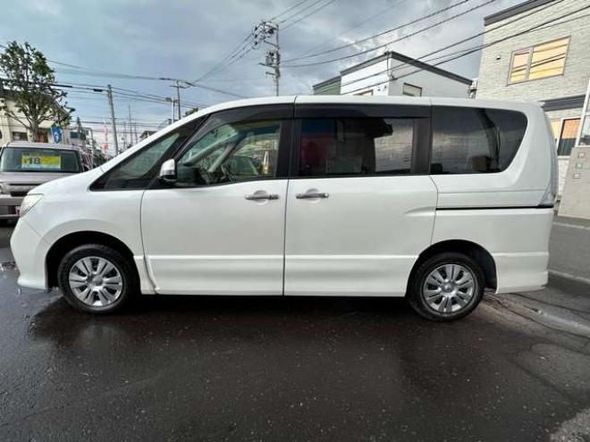 セレナ2.0 ハイウェイスター Vセレクション 4WD　ALPINEフリップダウンモニター　ETC 2000