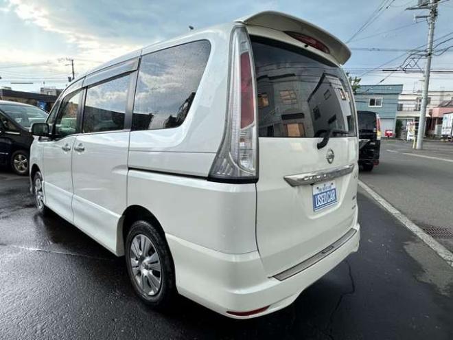 セレナ2.0 ハイウェイスター Vセレクション 4WD　ALPINEフリップダウンモニター　ETC 2000