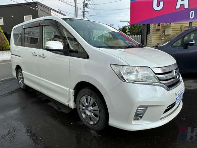 セレナ2.0 ハイウェイスター Vセレクション 4WD　ALPINEフリップダウンモニター　ETC 2000