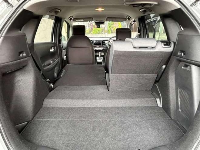 フィット1.5 e:HEV ベーシック 4WD　e-HEV クルーズコントロール　レーンキープ 1500