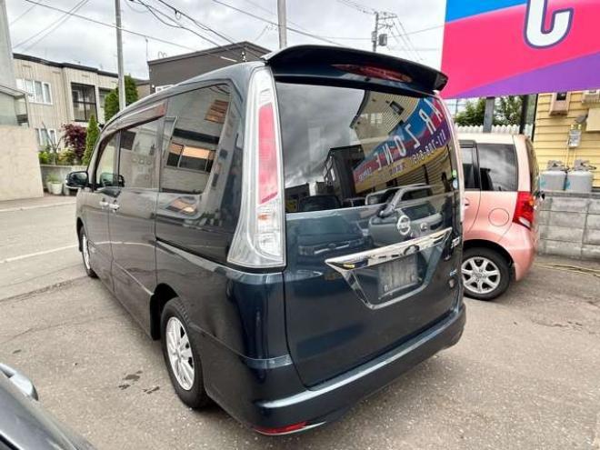 セレナ2.0 ハイウェイスター Vセレクション 4WD　 2000