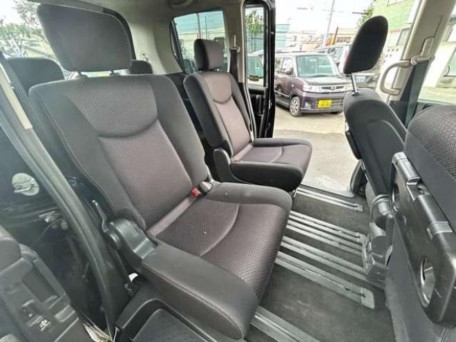 セレナ2.0 ハイウェイスター 4WD　ナビTVバックモニタークルーズコントロール 2000