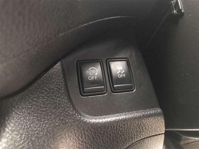 セレナ2.0 ハイウェイスター 4WD　HID 両面PドアクルコンナビTVエコアイドル 2000