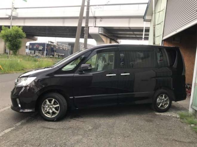 セレナ2.0 ハイウェイスター 4WD　HID 両面PドアクルコンナビTVエコアイドル 2000
