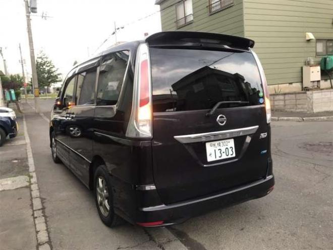 セレナ2.0 ハイウェイスター 4WD　HID 両面PドアクルコンナビTVエコアイドル 2000
