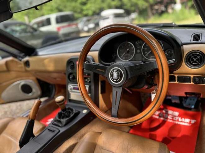 ロードスター1.8 Vスペシャル　ETC/CD/オープンカー/レザーシート 2WD 1800