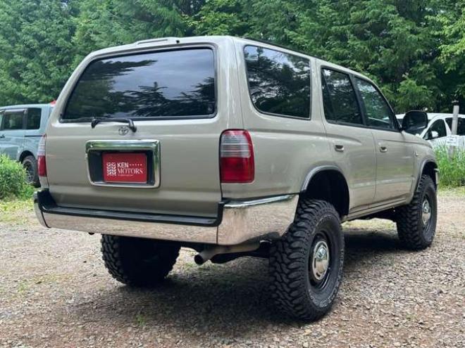 ハイラックスサーフ2.7 SSR-G 4WD　サンルーフ/リフトUP/全塗装済/社外ナビ 2700
