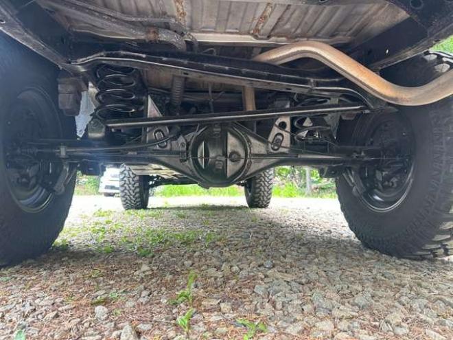 ハイラックスサーフ2.7 SSR-G 4WD　サンルーフ/リフトUP/全塗装済/社外ナビ 2700